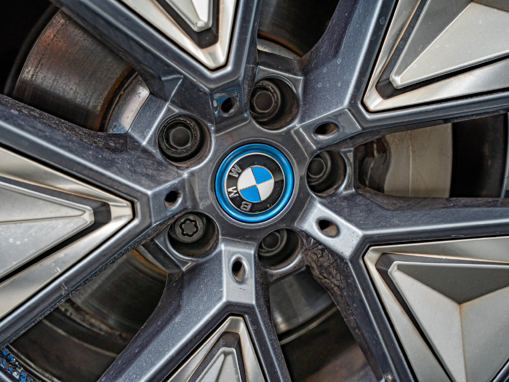 Used 2023 BMW i4 eDrive35 w/ Premium Package RWD image 11