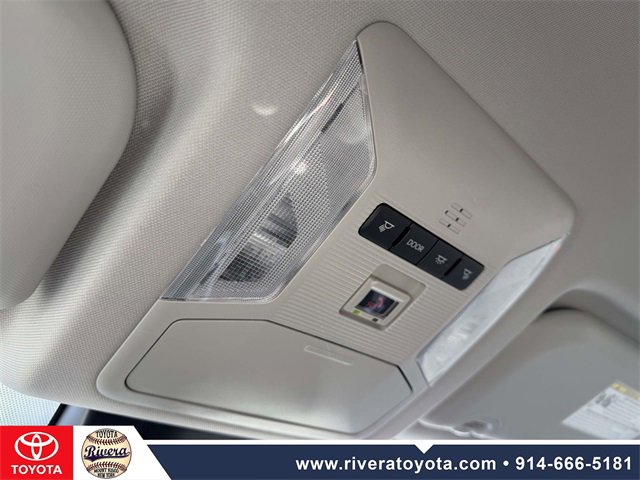 Used 2022 Toyota RAV4 LE image 23