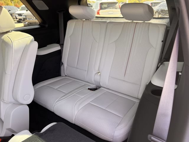 New 2027 Cadillac Vistiq Luxury AWD/4WD image 26