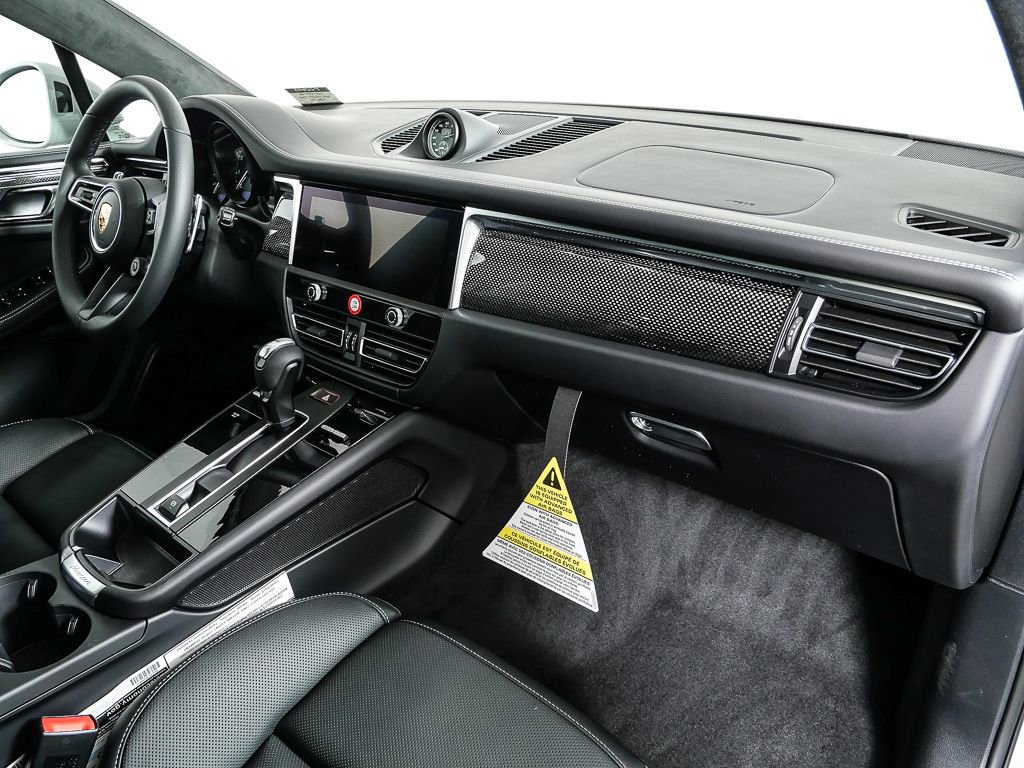 New 2026 Porsche Macan GTS image 26