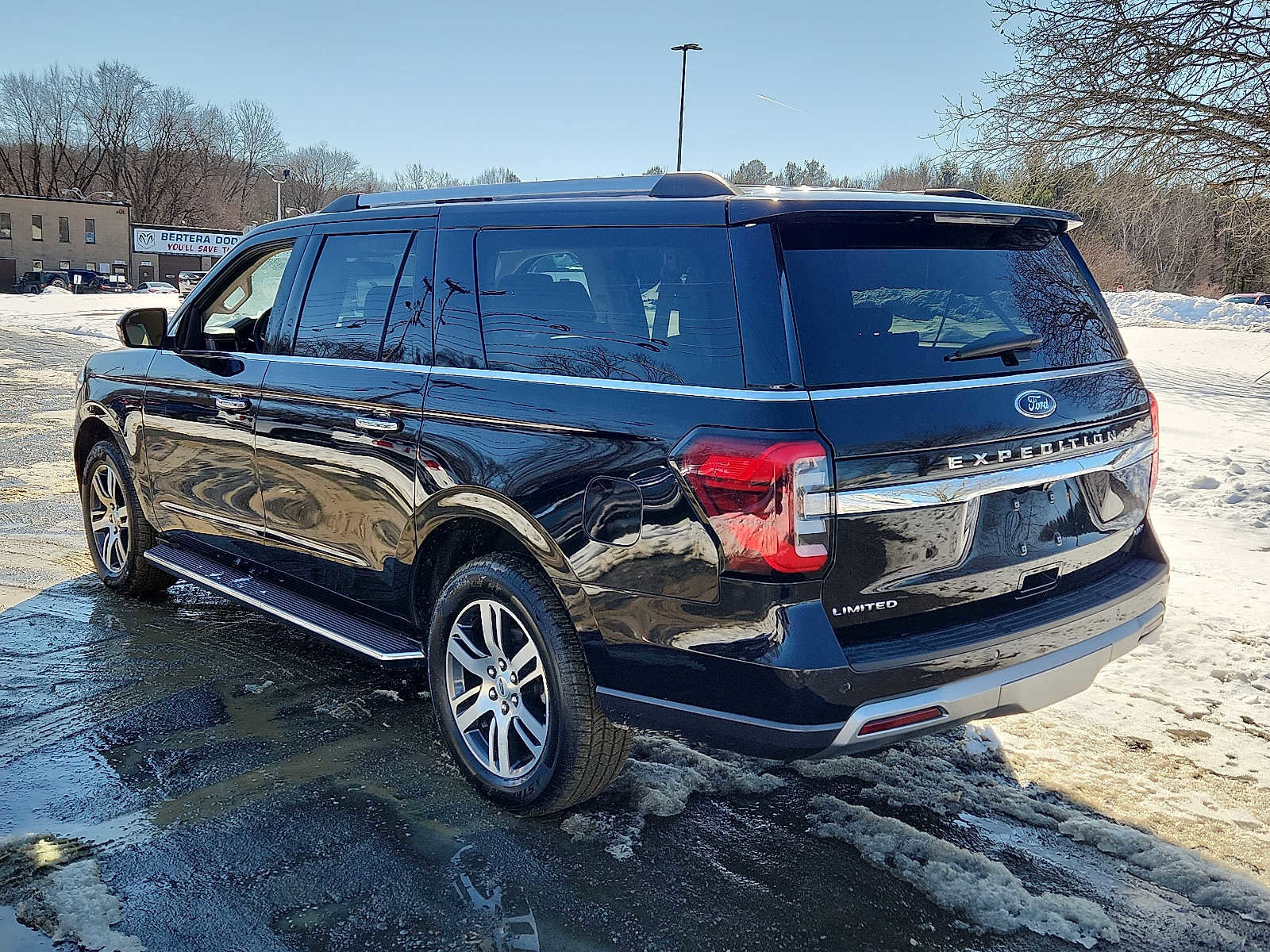 Used 2023 Ford Expedition Max Limited image 4