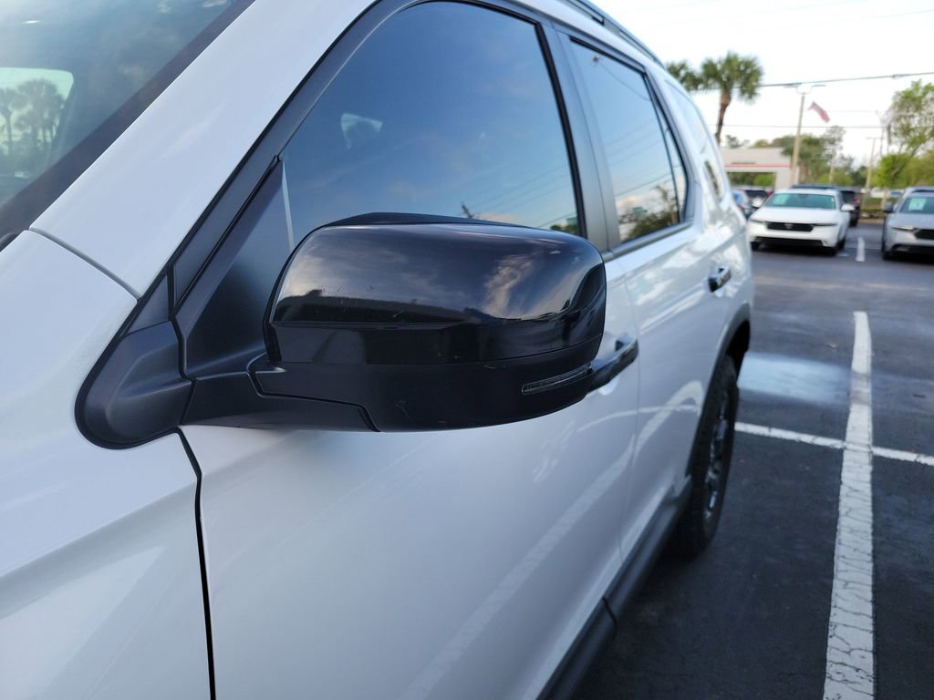 Used 2025 Honda Pilot TrailSport image 5