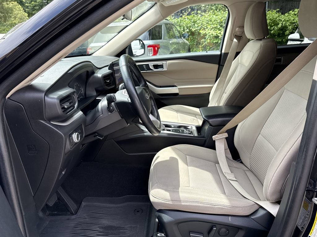 Used 2023 Ford Explorer XLT AWD/4WD image 19
