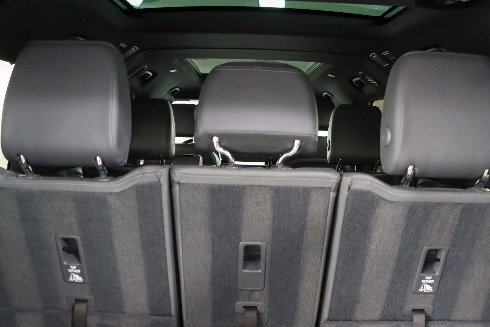 Used 2023 Land Rover Defender 130 X-Dynamic SE image 31