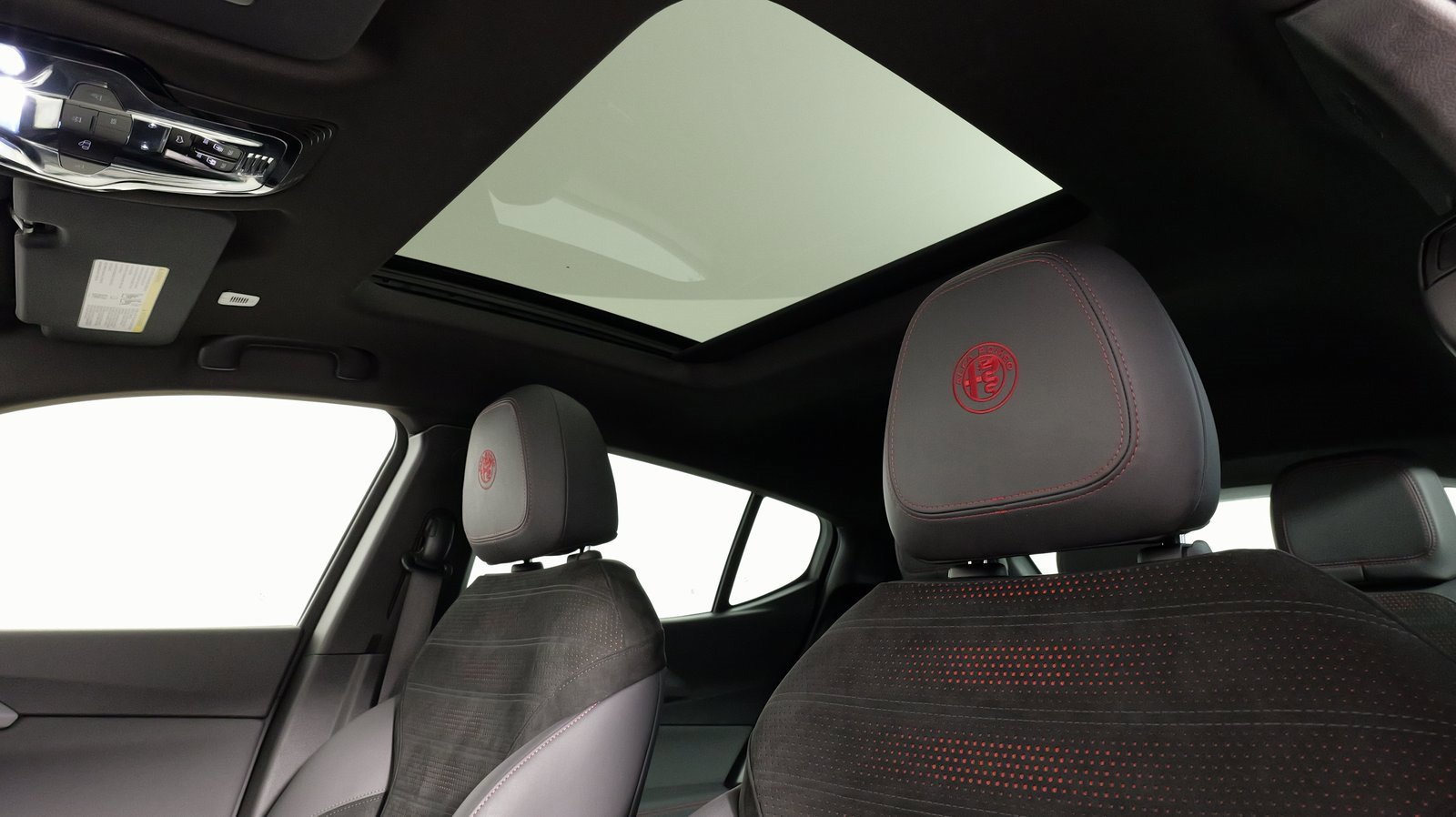 Used 2024 Alfa Romeo Tonale Veloce image 52