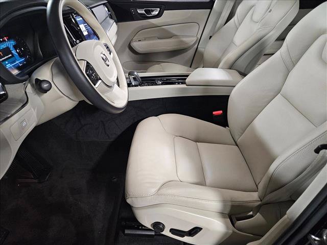 Used 2025 Volvo XC60 B5 Plus w/ Protection Package Premier AWD/4WD image 16