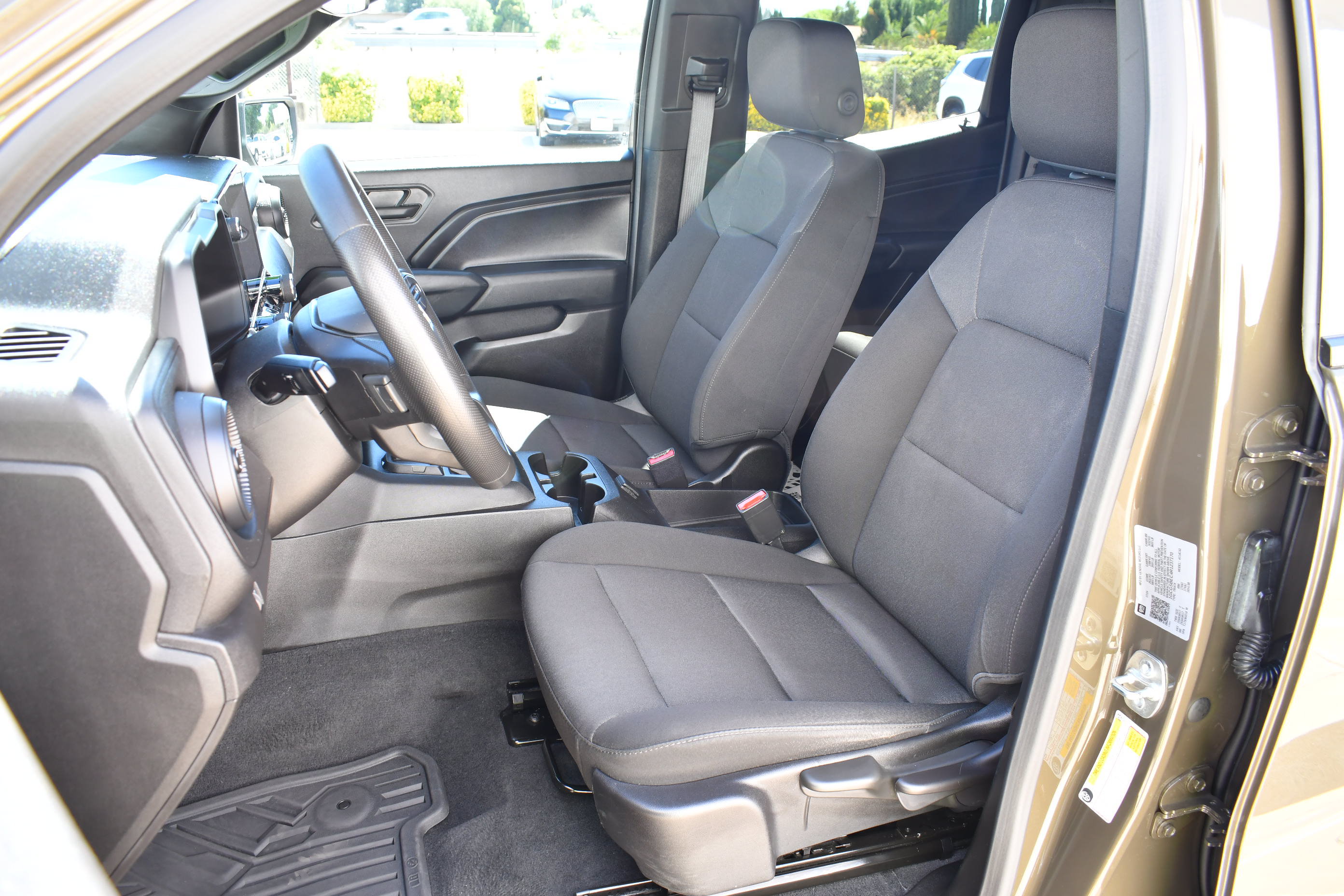 Used 2024 Chevrolet Colorado W/T RWD image 19