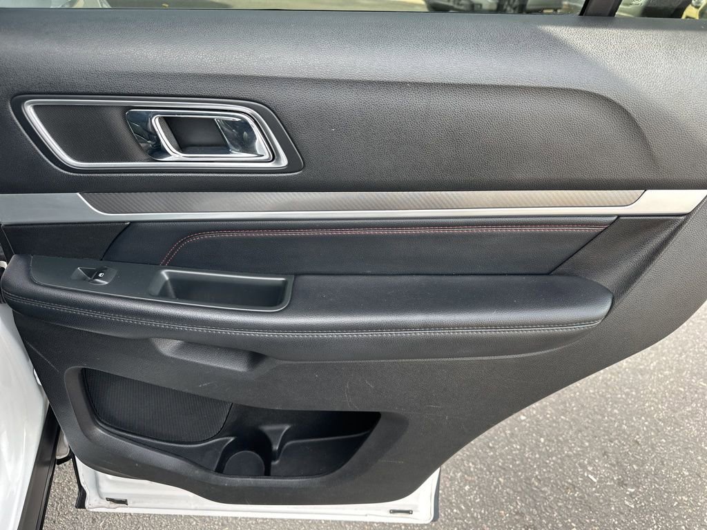 Used 2017 Ford Explorer Sport image 28