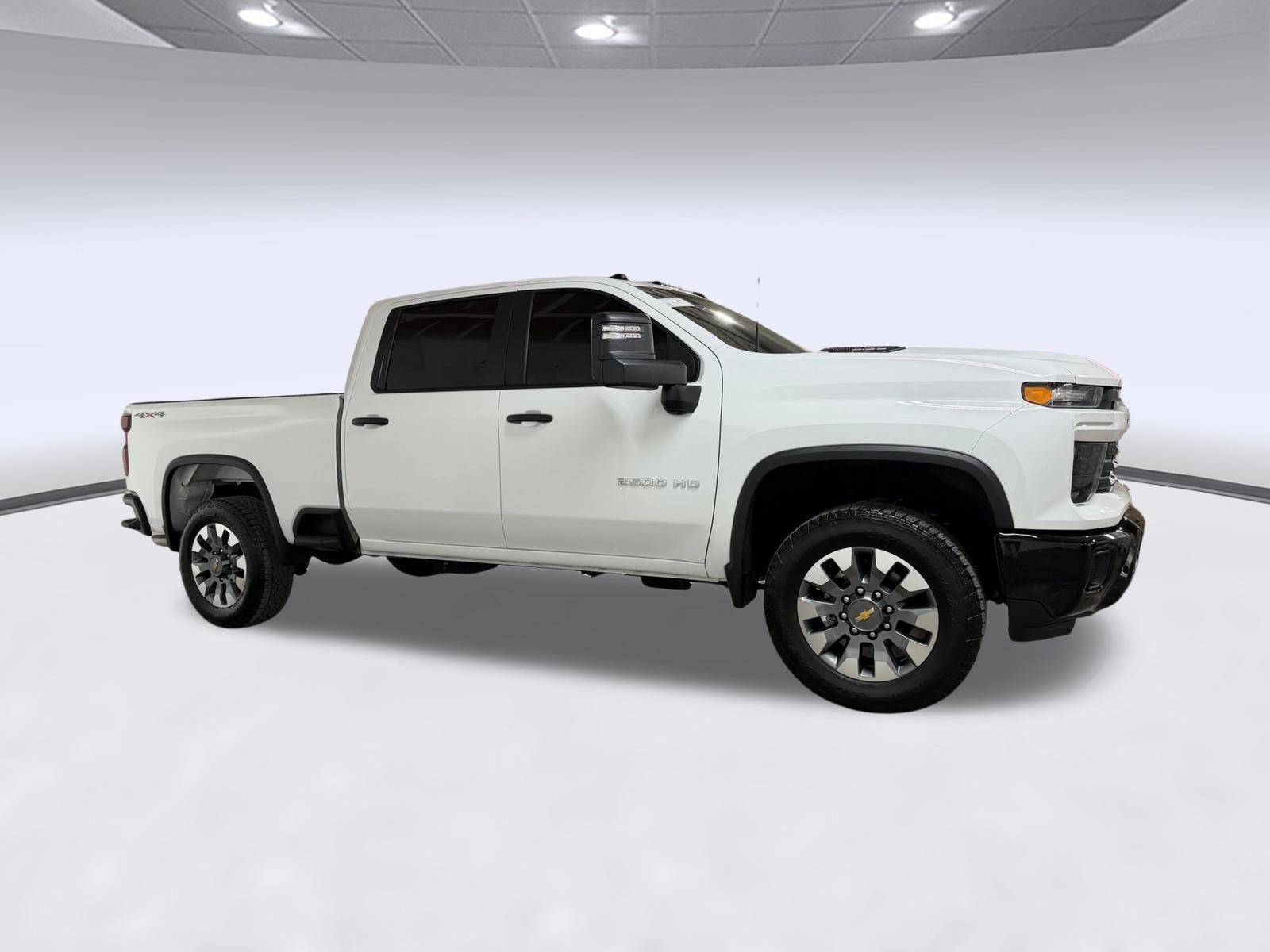 Used 2025 Chevrolet Silverado 2500 Custom w/ Custom Value Package AWD/4WD image 6