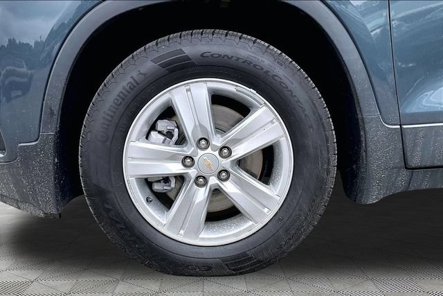 Used 2022 Chevrolet Trax LT w/ LT Convenience Package FWD image 21