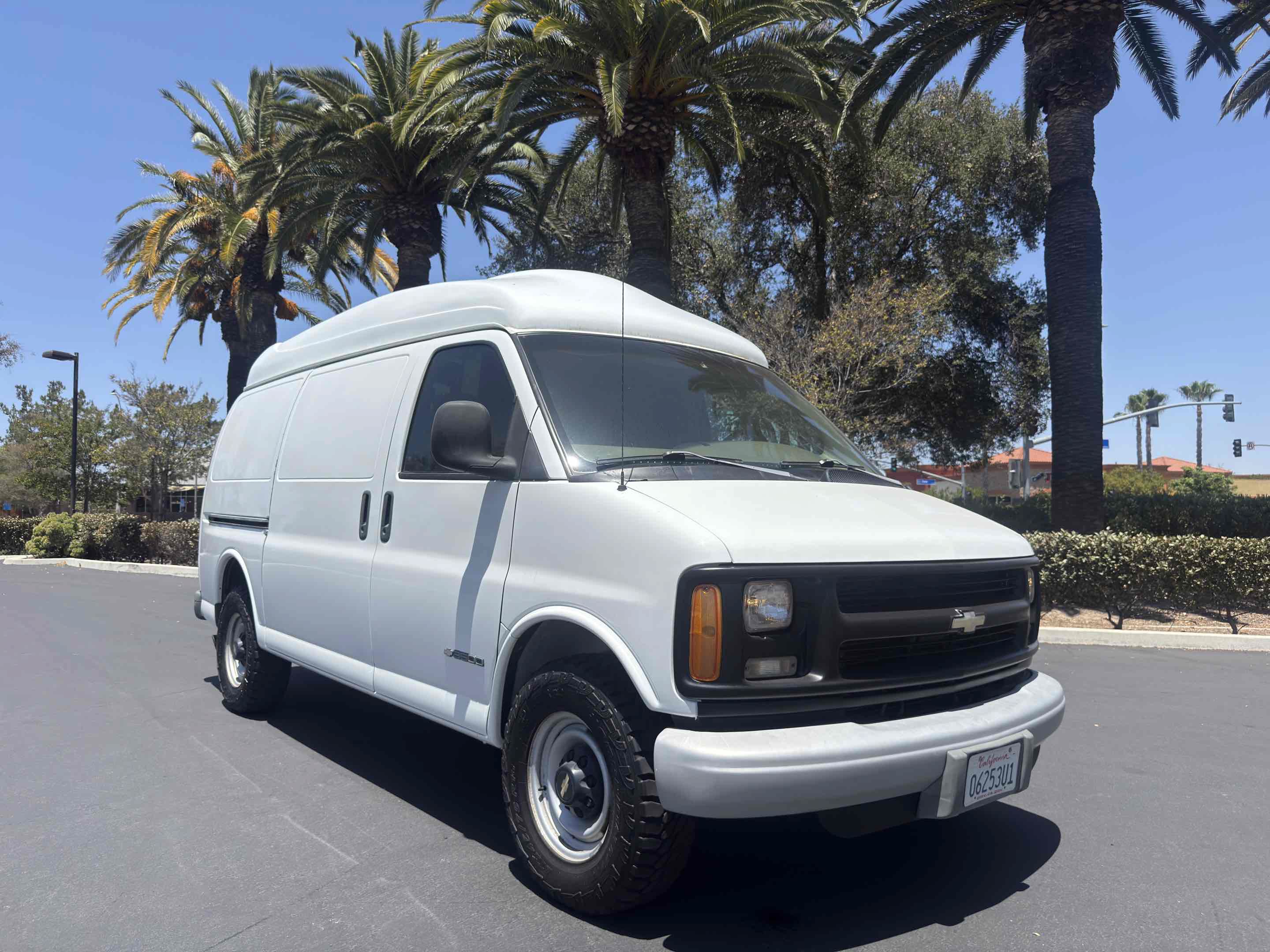 Used 2001 Chevrolet Express 3500 w/ Convenience Pkg 1 RWD image 76