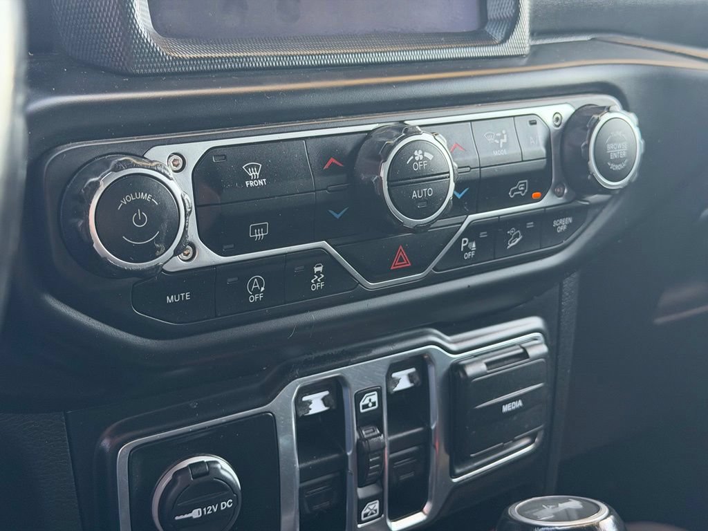 Used 2020 Jeep Wrangler Unlimited Sahara AWD/4WD image 21