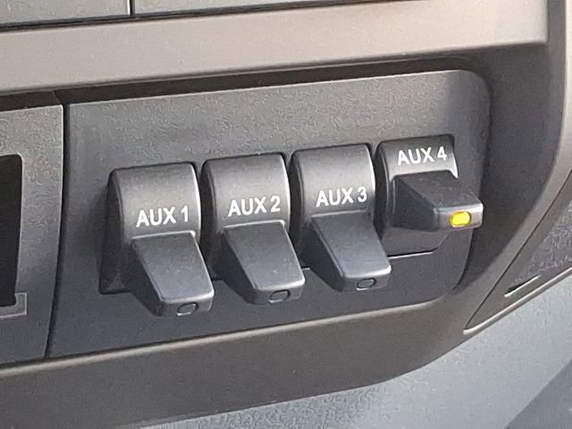 Used 2023 Ford F650 2WD Regular Cab Super Duty image 23