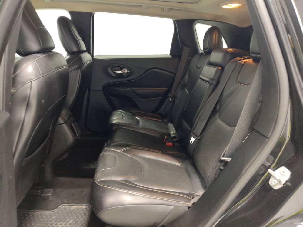 Used 2015 Jeep Cherokee Limited w/ Luxury Group image 18