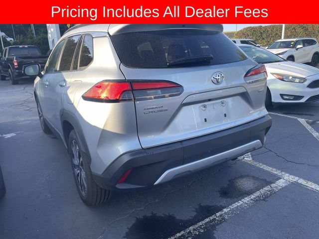 Used 2025 Toyota Corolla Cross XLE FWD image 4