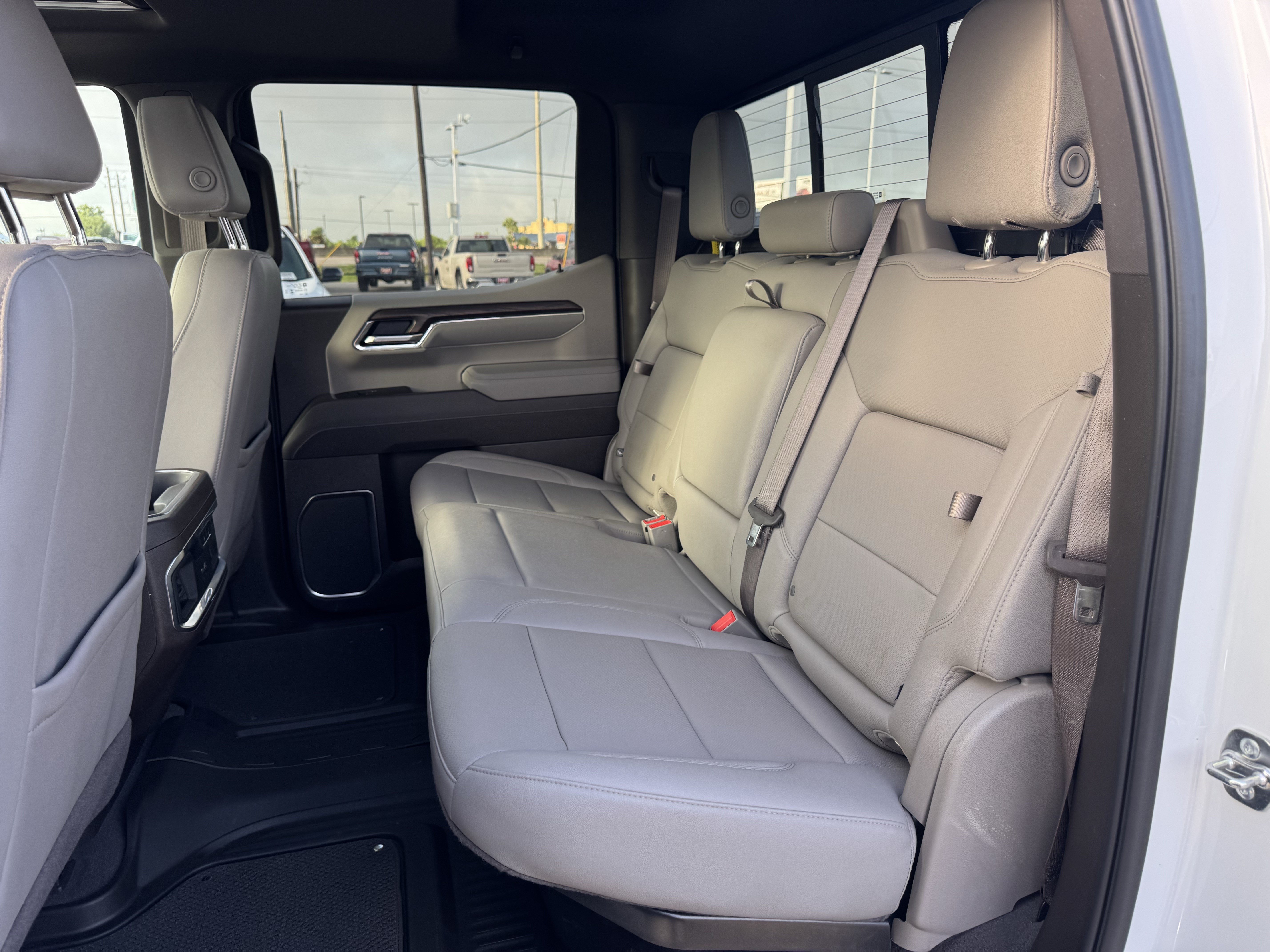 Used 2025 GMC Sierra 1500 SLT w/ SLT Premium Plus Package AWD/4WD image 26