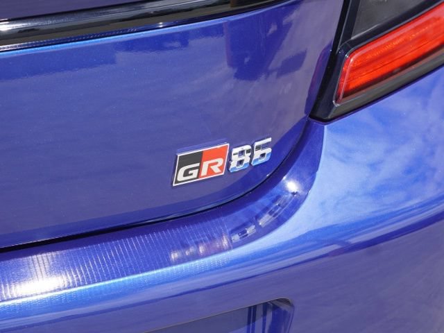 Used 2025 Toyota GR86 Premium w/ Performance Package RWD image 10