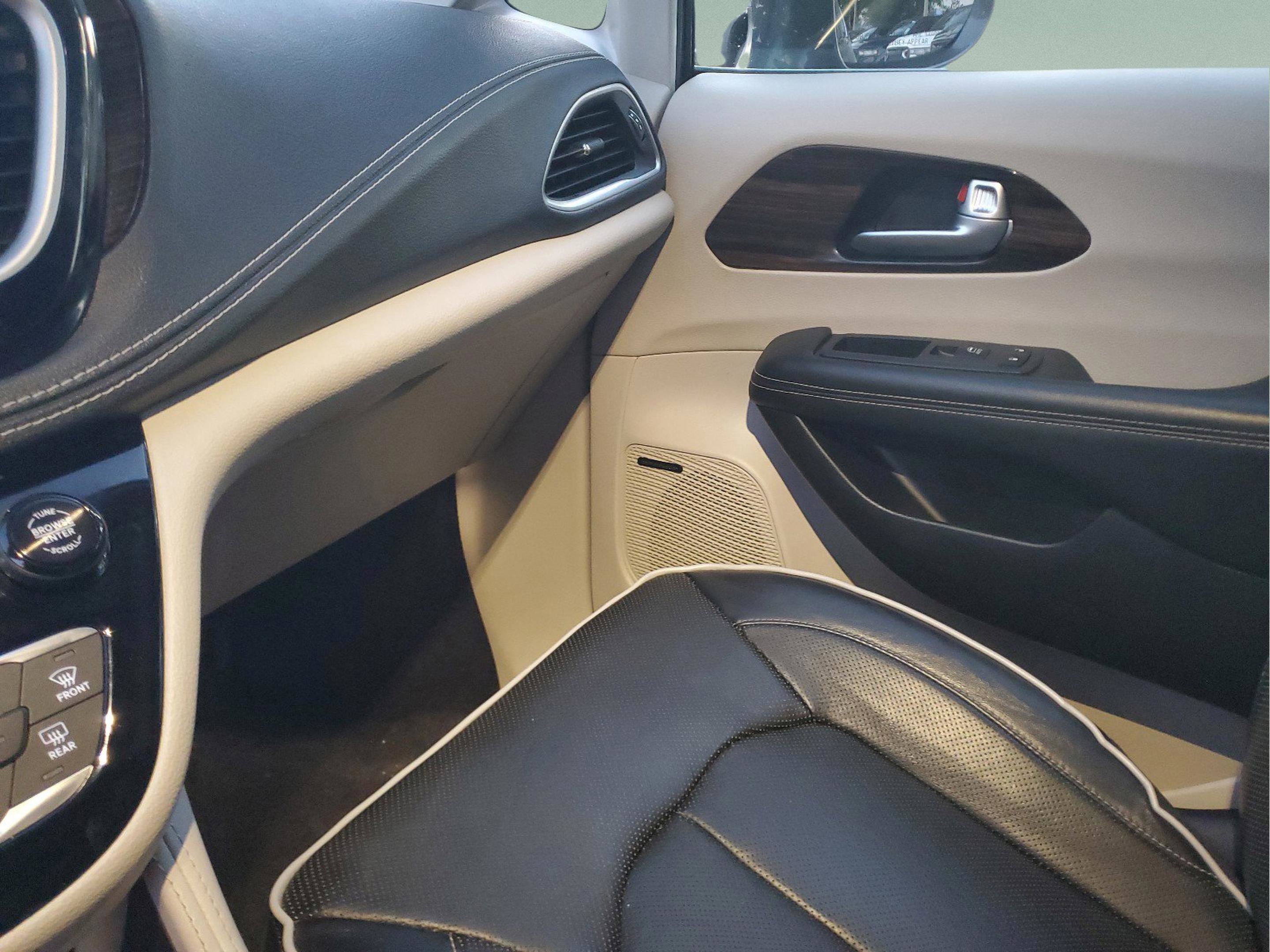 Certified 2022 Chrysler Pacifica Limited FWD image 20