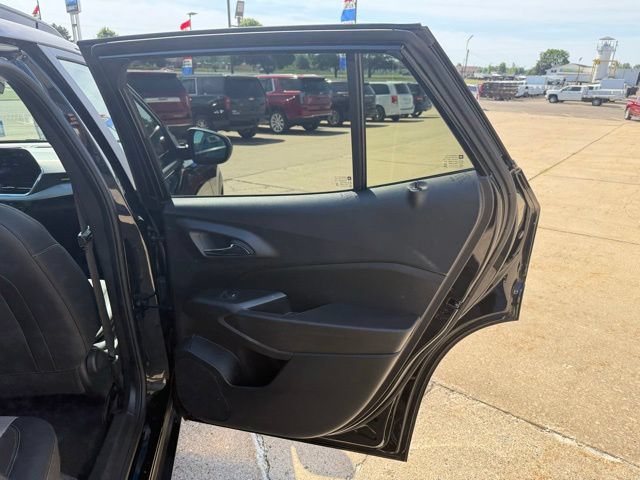 Used 2025 Chevrolet Trax LT w/ Driver Confidence Package FWD image 15