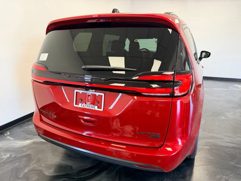 New 2027 Chrysler Pacifica Limited AWD/4WD image 7