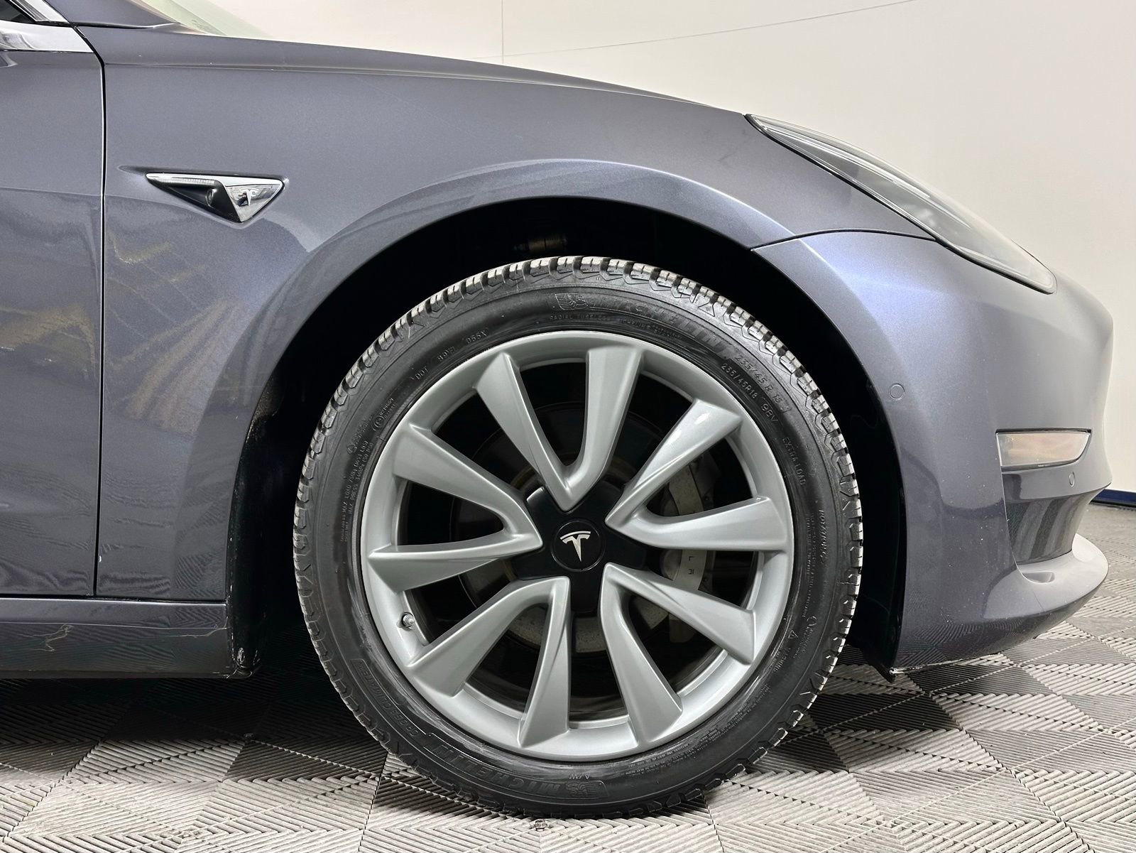 Used 2018 Tesla Model 3 Long Range image 8