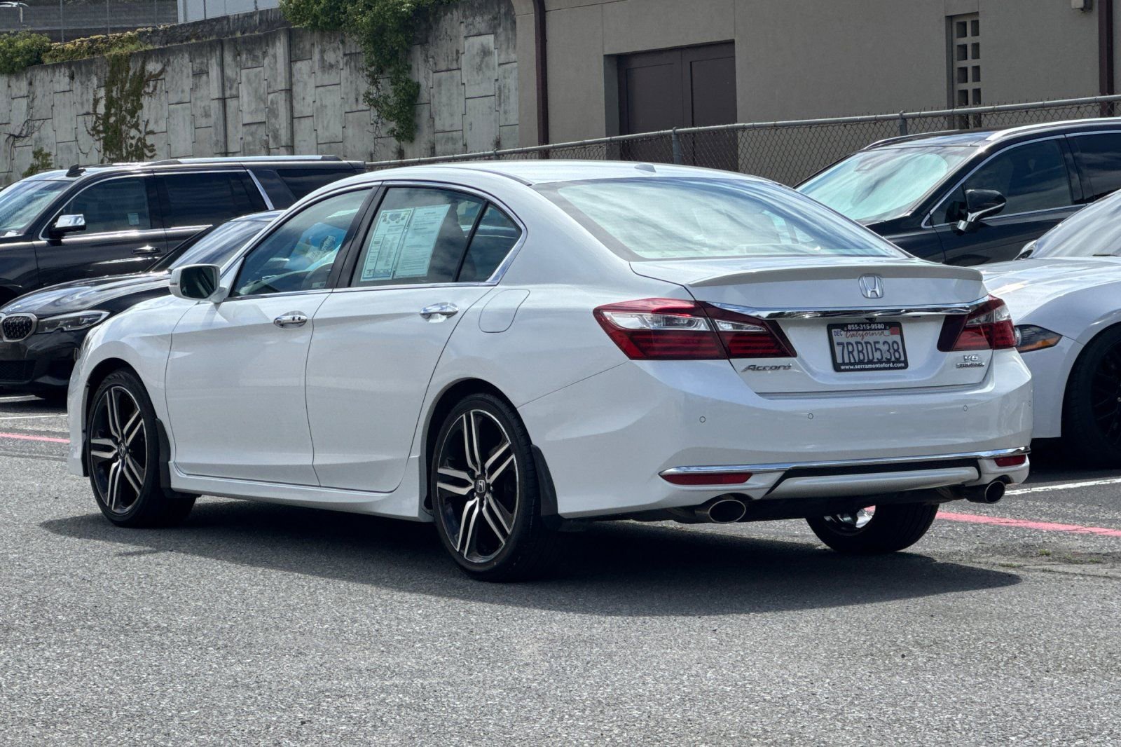 Used 2016 Honda Accord Touring image 7