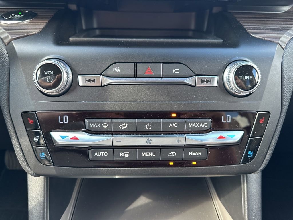 Used 2020 Ford Explorer Limited AWD/4WD image 25