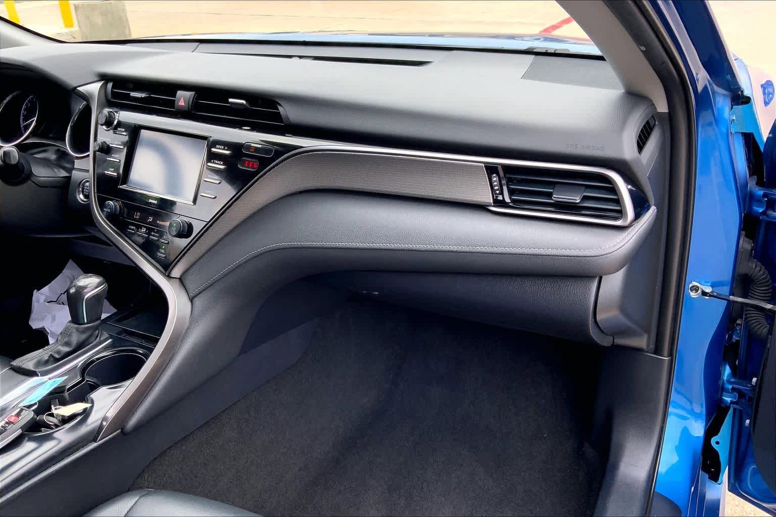 Used 2020 Toyota Camry SE w/ Convenience Package image 17