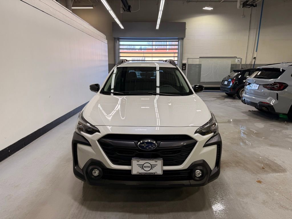 Used 2025 Subaru Outback Premium image 8