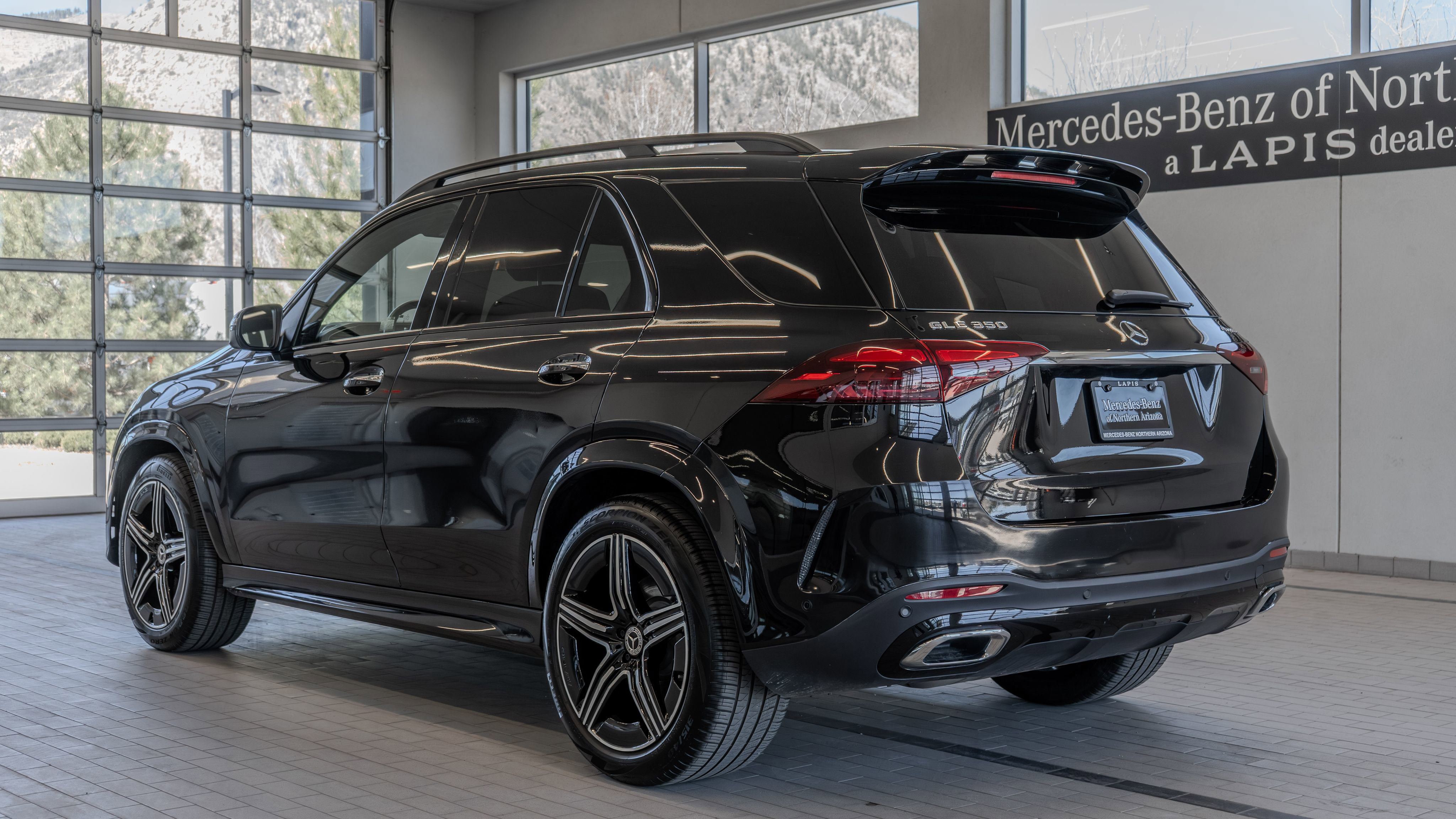Used 2025 Mercedes-Benz GLE 350 4MATIC image 13