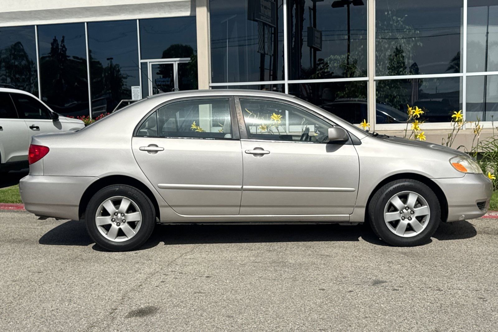 Used 2003 Toyota Corolla LE FWD image 4