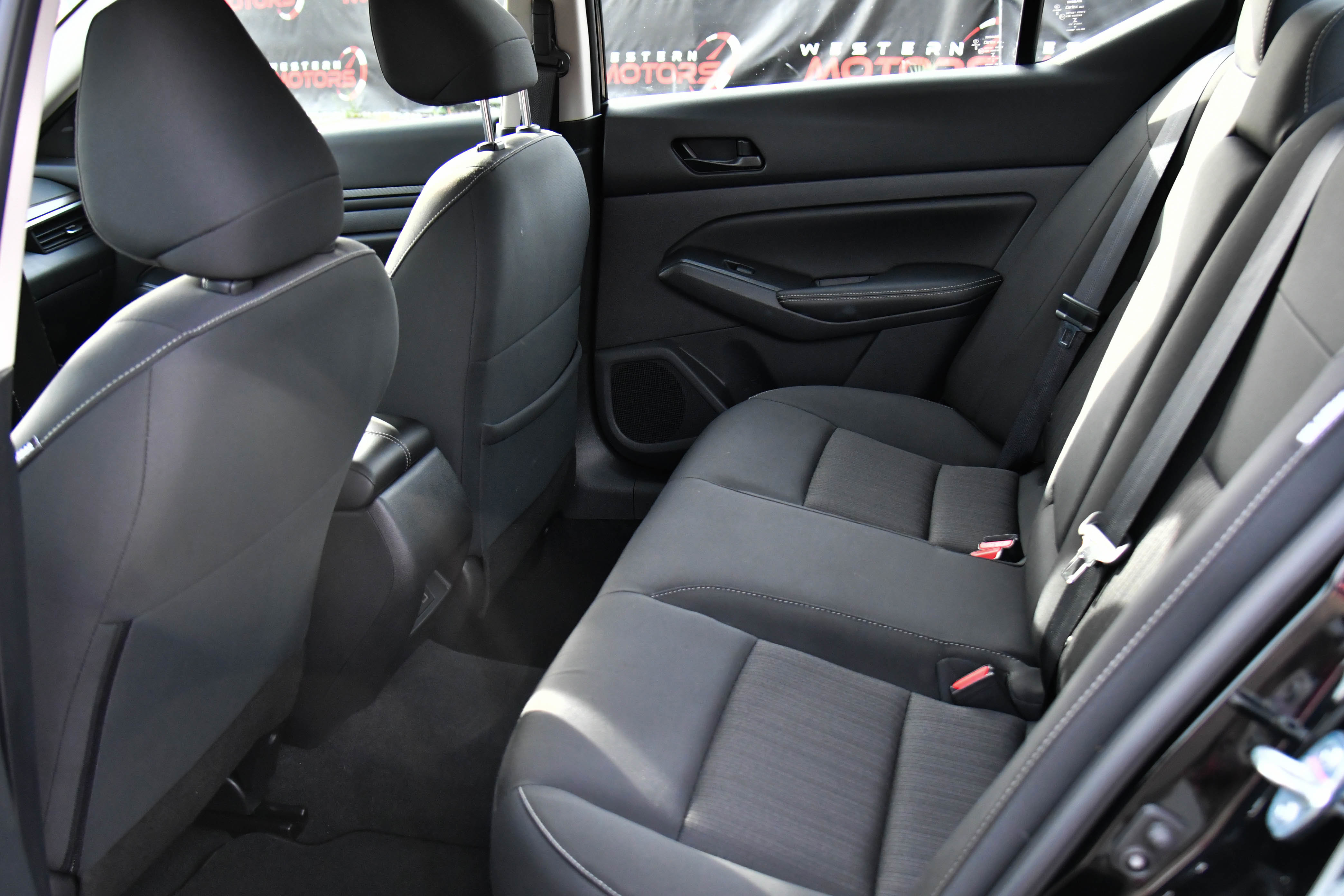 Used 2025 Nissan Altima 2.5 SV image 31