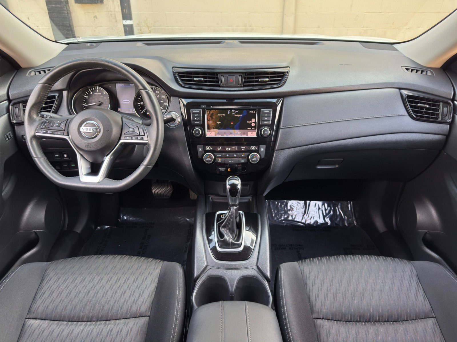 Used 2018 Nissan Rogue SV w/ Premium Package AWD/4WD image 11