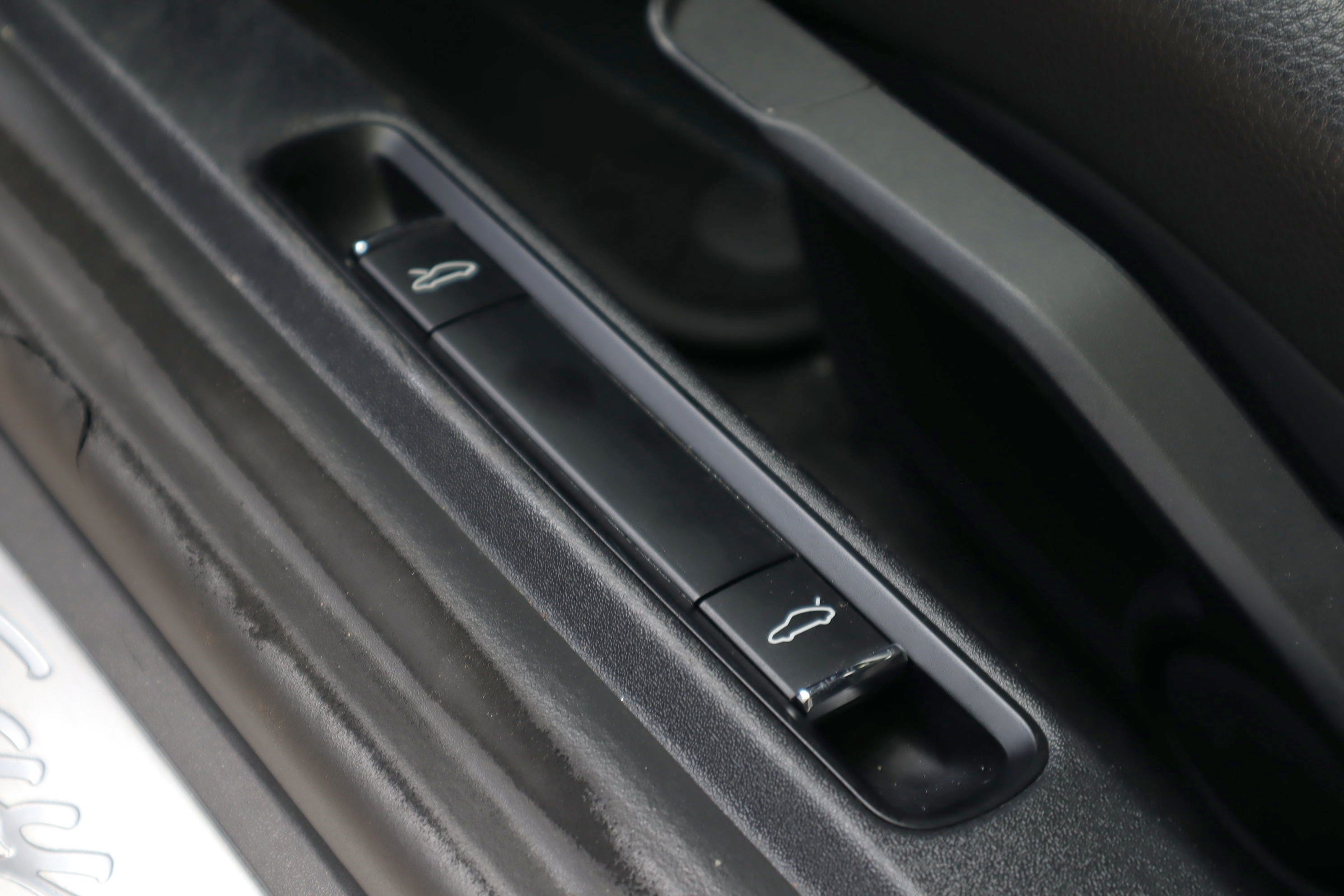 Used 2018 Porsche 718 Cayman RWD image 27