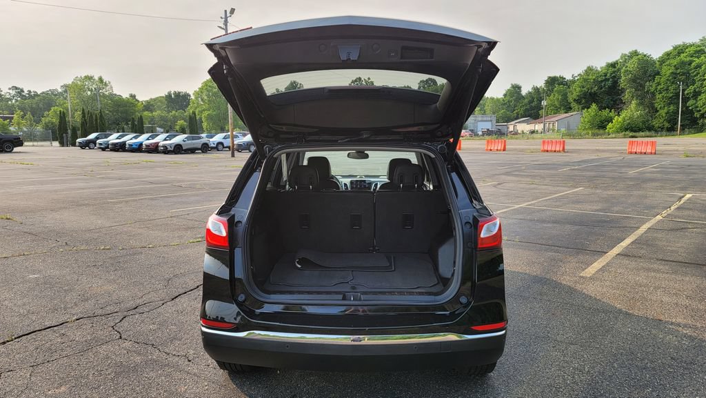Used 2020 Chevrolet Equinox Premier w/ Premier Redline Edition FWD image 11