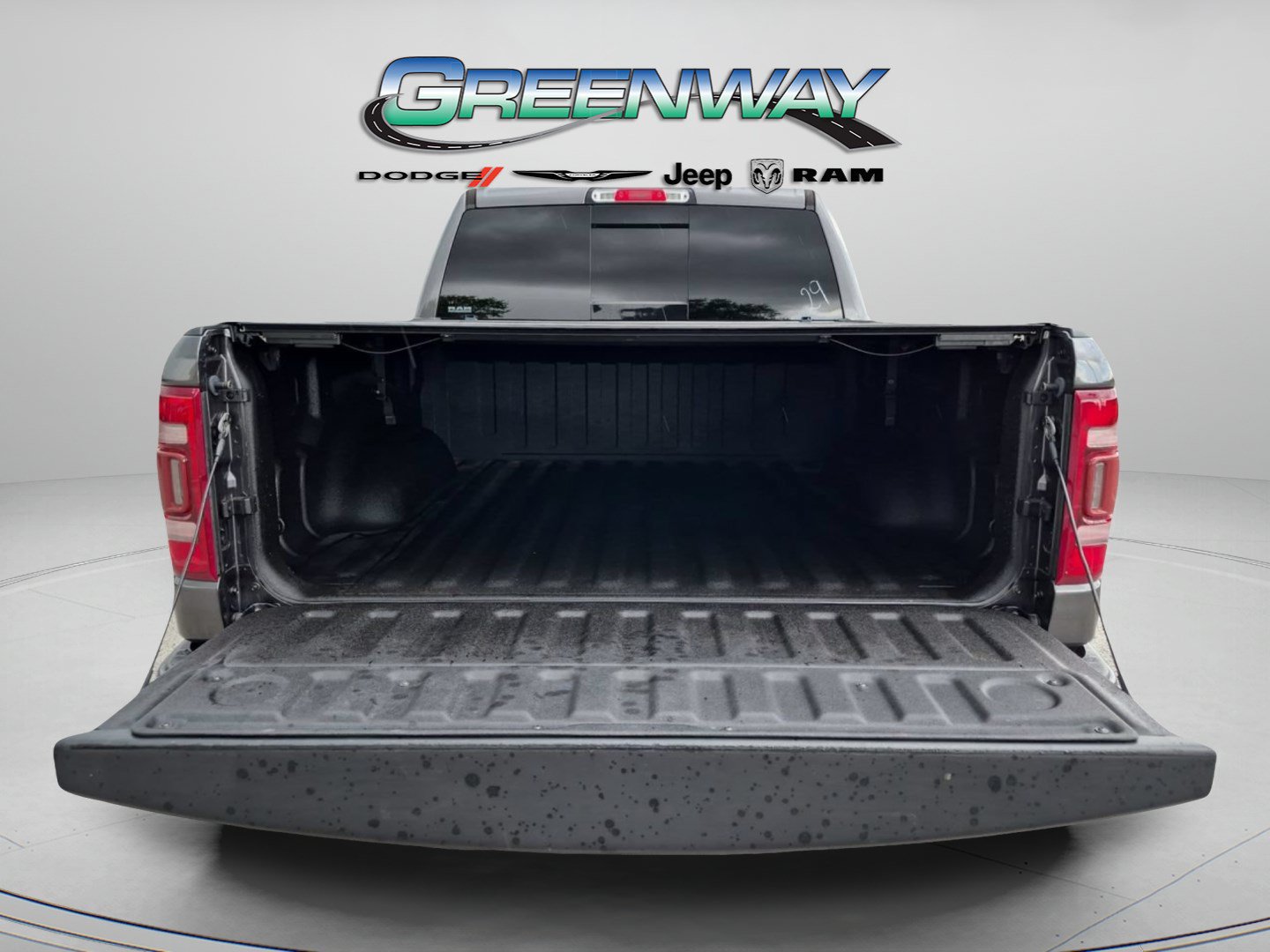 Used 2022 RAM 1500 Limited w/ Body Color Bumper Group AWD/4WD image 5