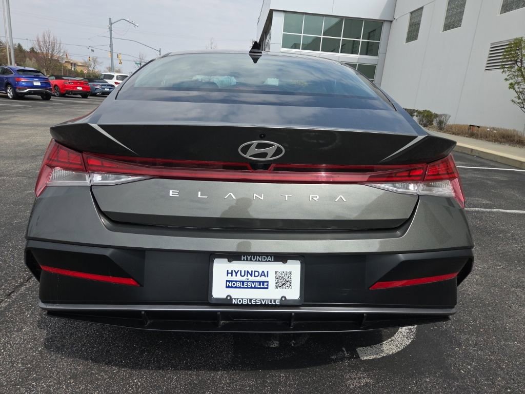 Certified 2024 Hyundai Elantra SEL w/ Convenience Package FWD image 10