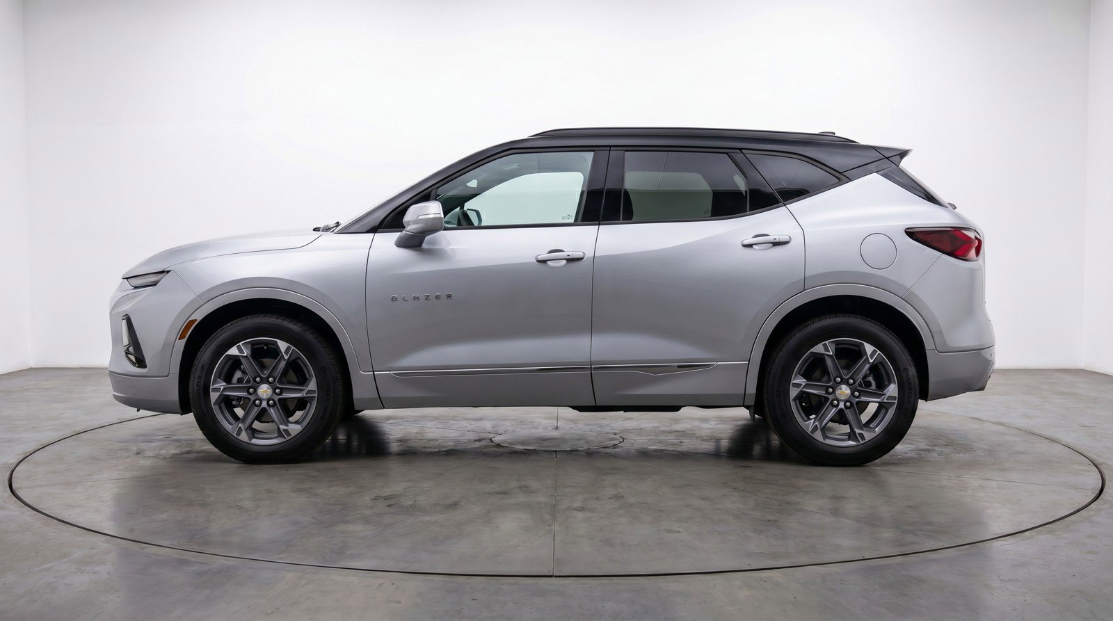 Used 2025 Chevrolet Blazer LT FWD image 5