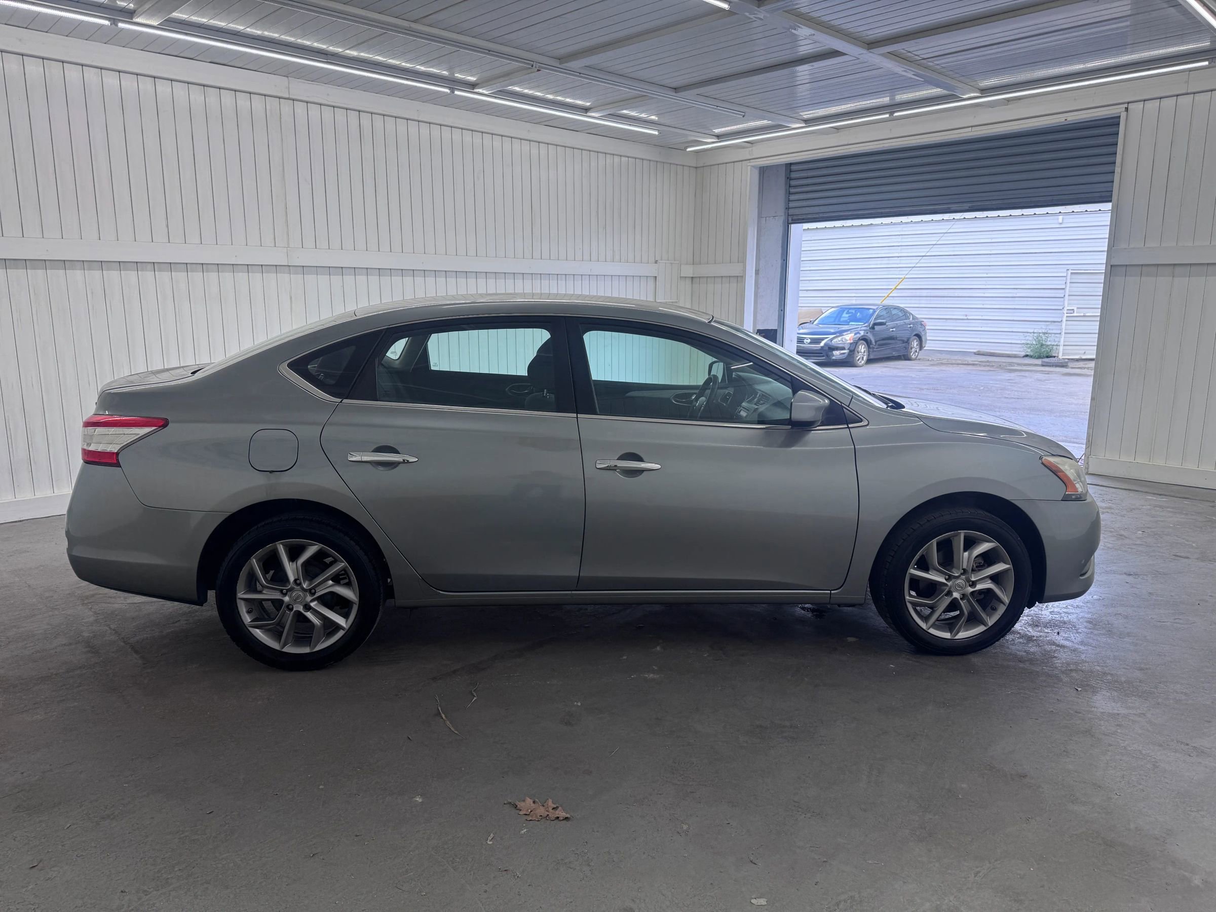 Used 2014 Nissan Sentra SV image 4