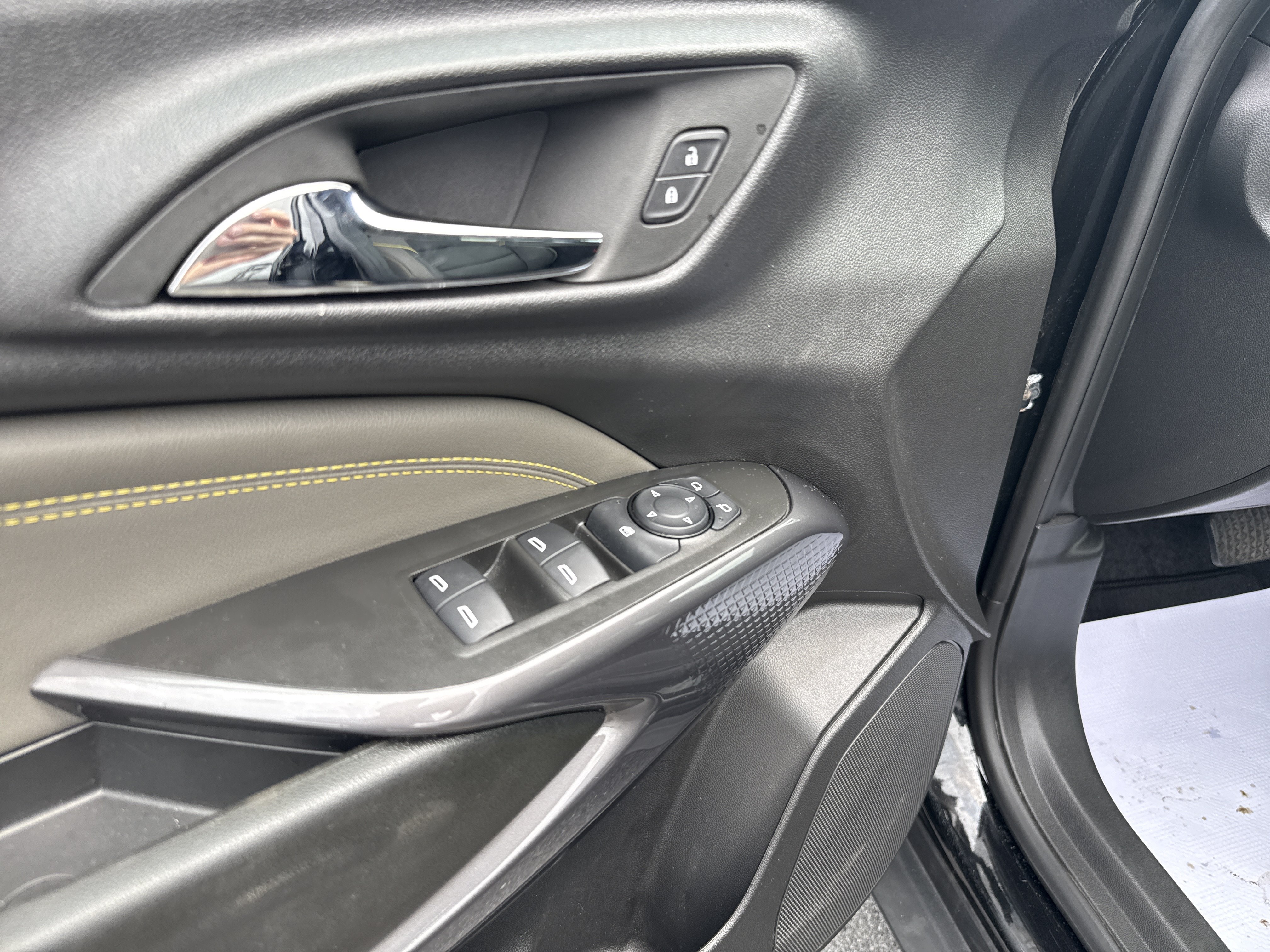 Used 2024 Chevrolet Trax ACTIV w/ Driver Confidence Package FWD image 19
