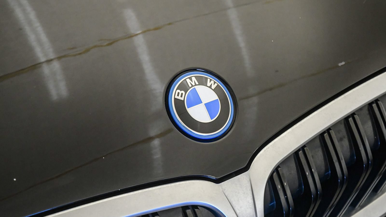 Certified 2024 BMW 330e w/ Premium Package RWD image 8