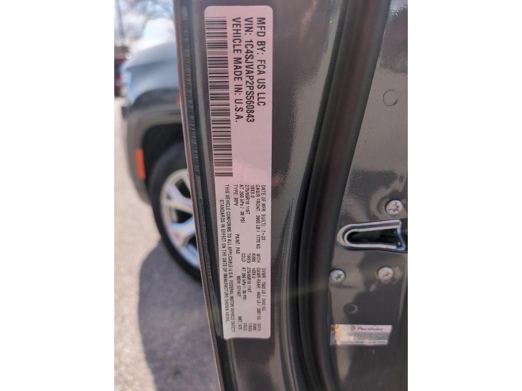Used 2023 Jeep Wagoneer 4WD image 26