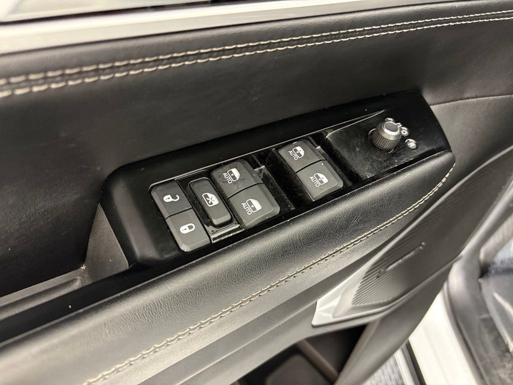 Used 2023 Jeep Wagoneer L 4WD image 15