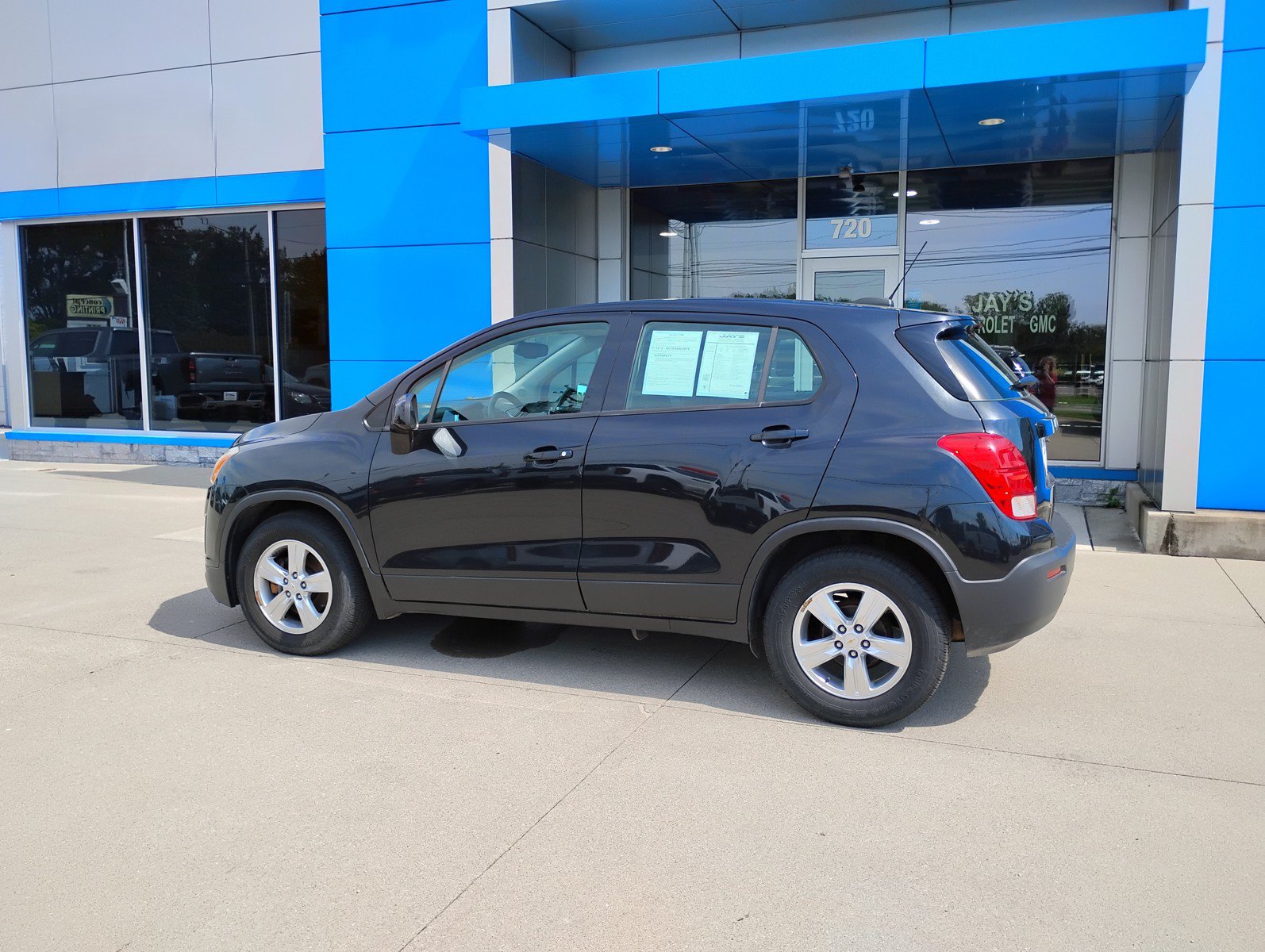 Used 2016 Chevrolet Trax LS w/ LPO, Cargo Package FWD image 10