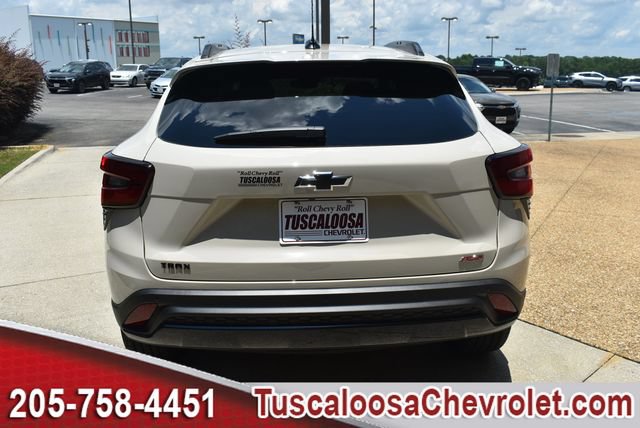 New 2026 Chevrolet Trax RS w/ Sunroof Package FWD image 8