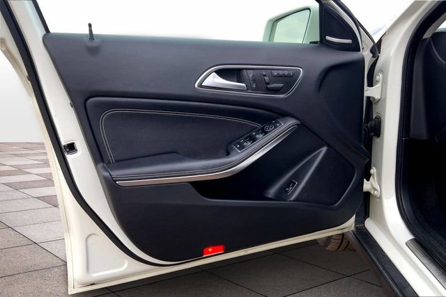 Used 2015 Mercedes-Benz GLA 250 4MATIC image 26
