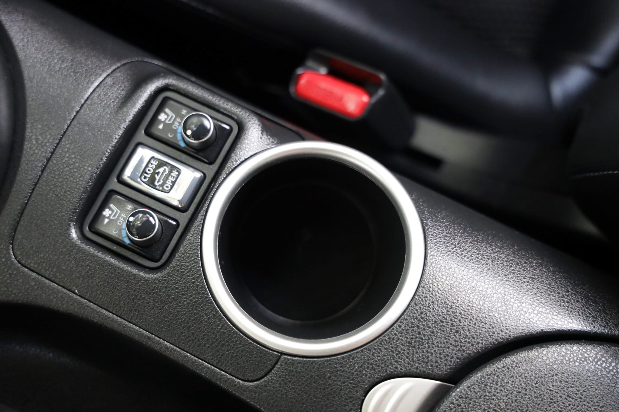 Used 2019 Nissan 370Z Touring RWD image 39