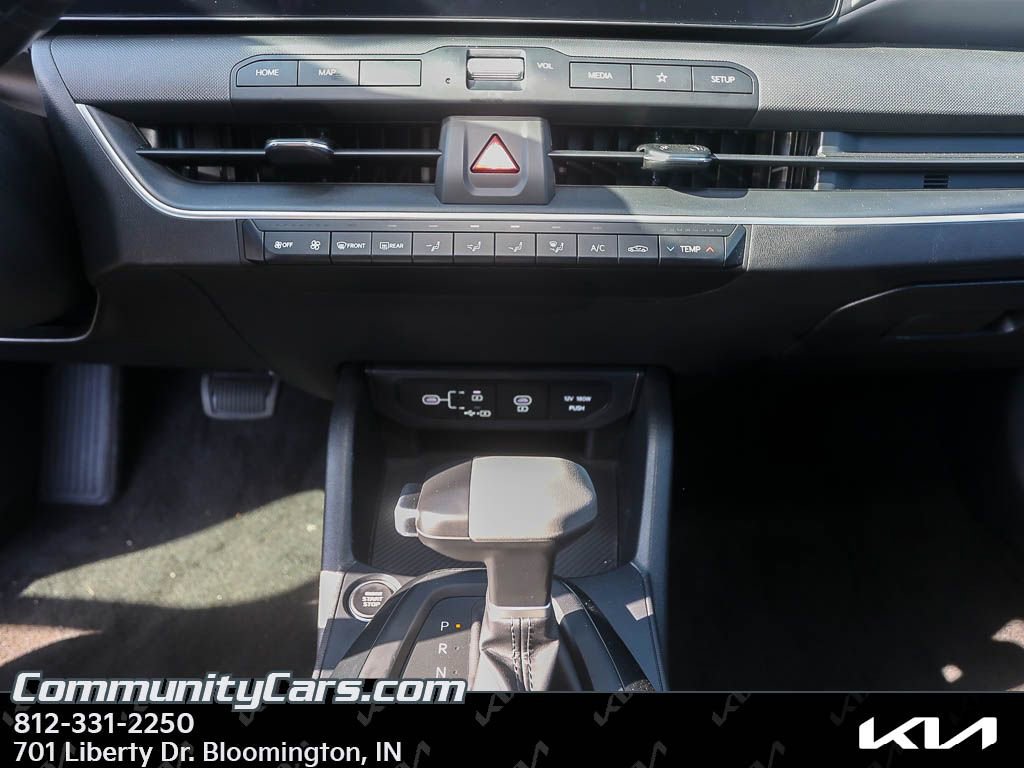 New 2025 Kia K4 LXS image 16
