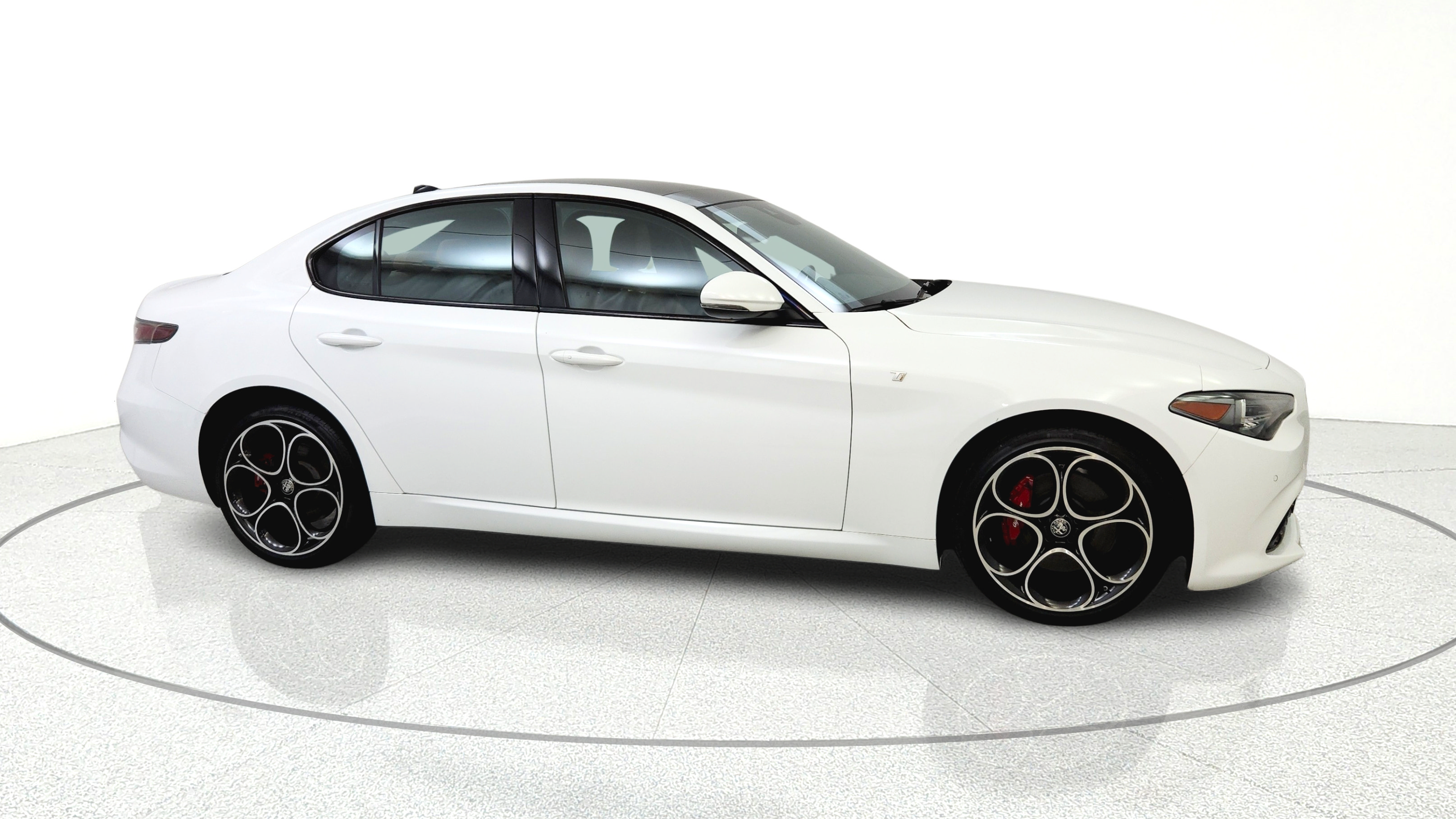 Used 2023 Alfa Romeo Giulia Ti w/ Active Assist Plus Package AWD/4WD image 8