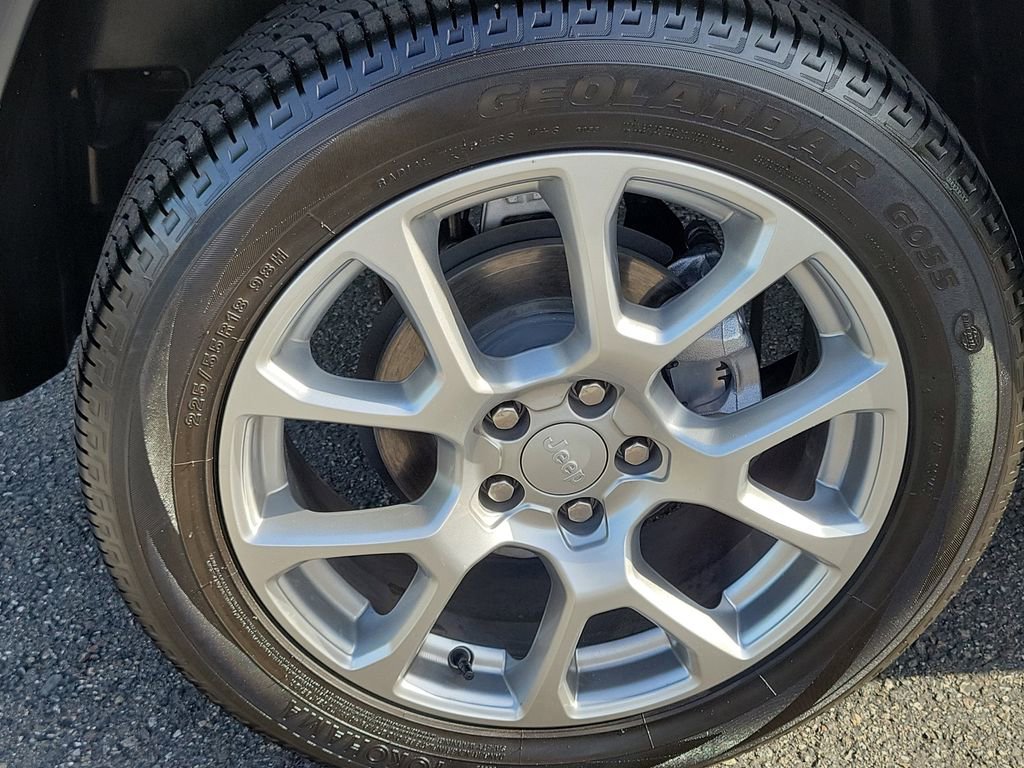 Used 2023 Jeep Compass Latitude w/ Sun and Sound Group image 18